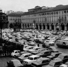 - A TORINO LA MOSTRA "MEMORIE IN BIANCO E NERO" FA RIVIVERE LA VECCHIA CITTA'.